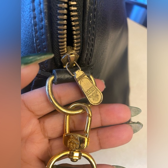 MCM Traveler Weekender Bag w/Adjustable Strap and COA, Vintage. EUC - Picture 12 of 16